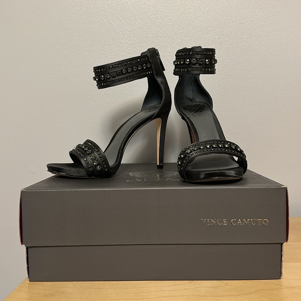 Vince Camuto VC-Fairlee Jewelled Open Toe Heels - 6